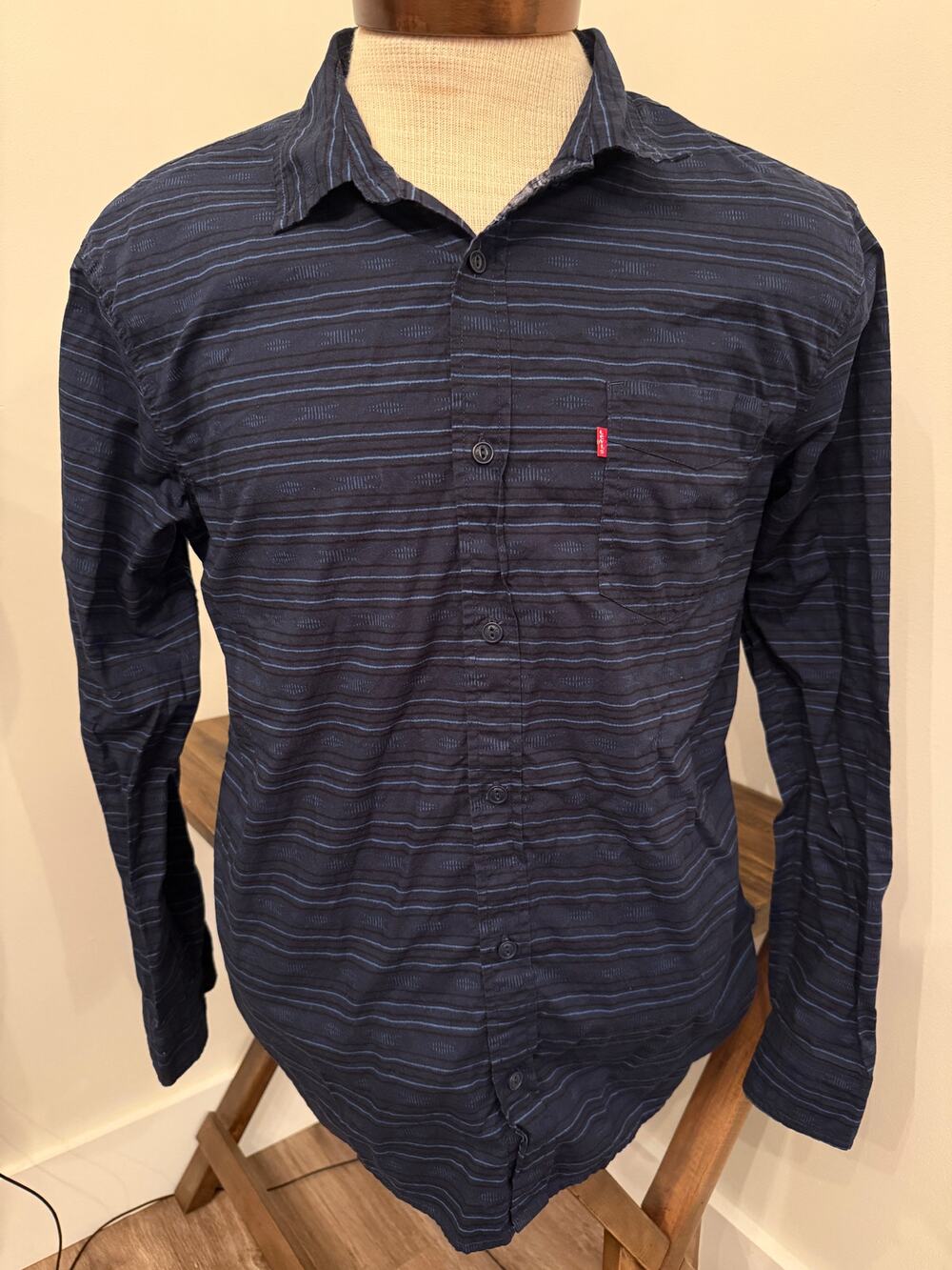 Levi's Men's Blue Striped Long Sleeve Button Down Size Large